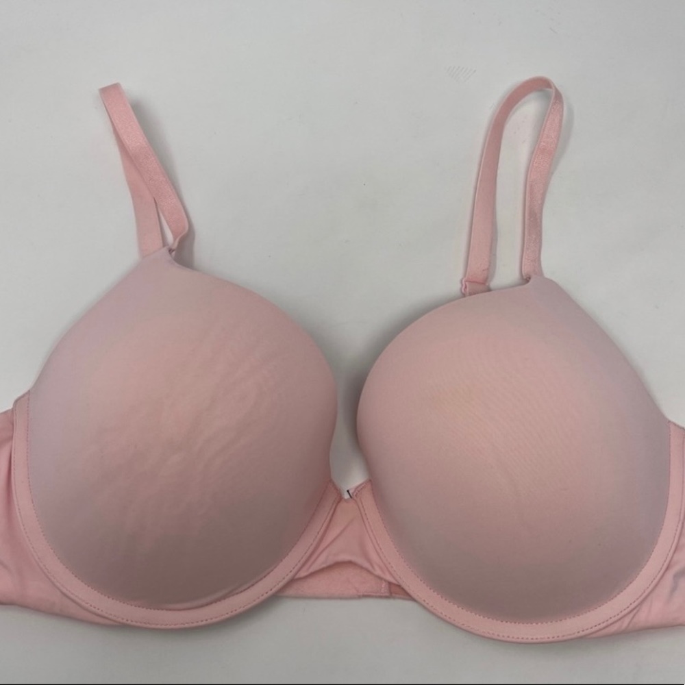 Pink Victoria Secret TShirt Bra size 36D. Smoke free home.